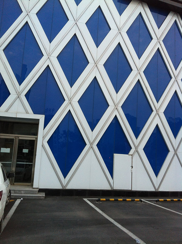 家電、家具和建筑鋼化玻璃釉料在玻璃幕墻上的運用